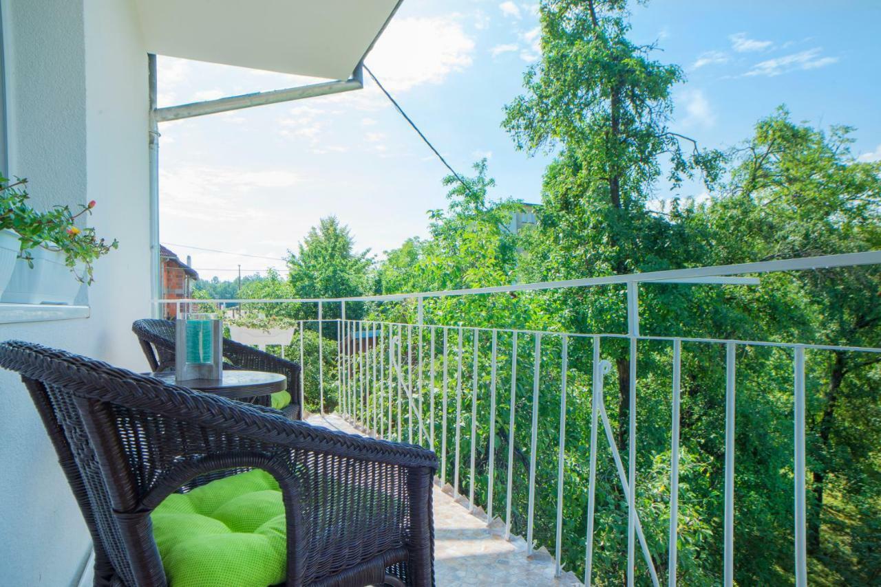Apartman Visnja 슬루니 외부 사진
