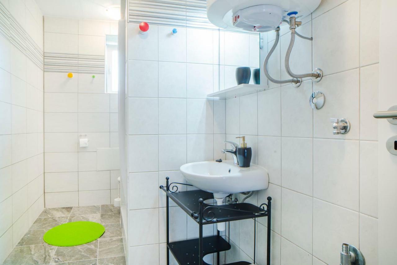 Apartman Visnja 슬루니 외부 사진