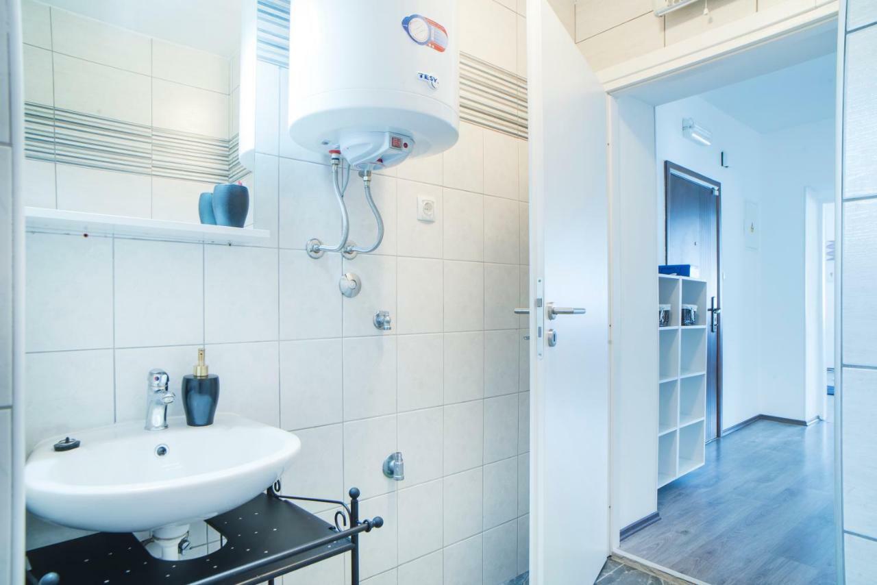 Apartman Visnja 슬루니 외부 사진